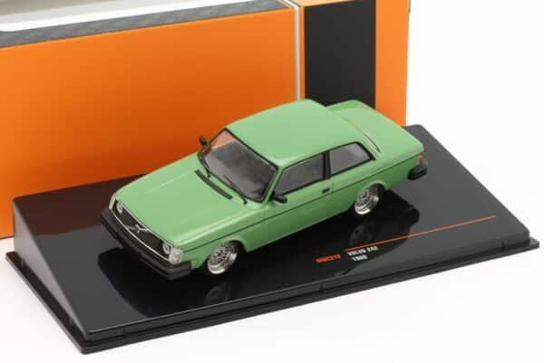 Volvo 242 Custom 1980 vaaleanvihreä - mittakaava 1:43 - Kuva 2