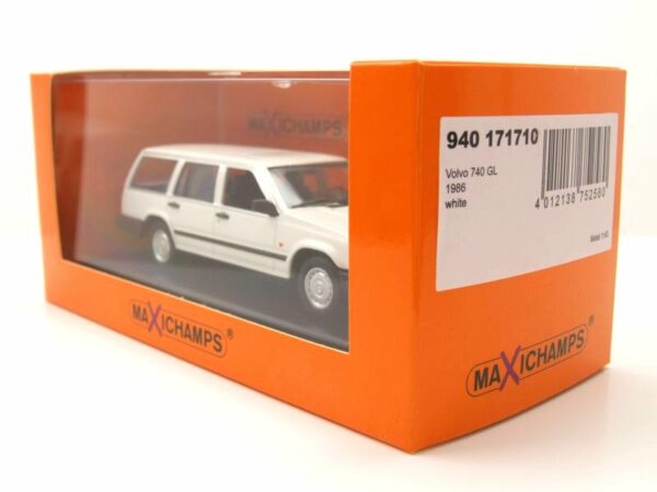 Volvo 740 Kombi vit - skala 1:43 - Bild 2