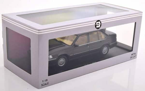 Volvo 960 1996 tummansininen - mittakaava 1:18 - Kuva 2