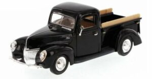 Ford Pickup 1940 black - Scale 1:24