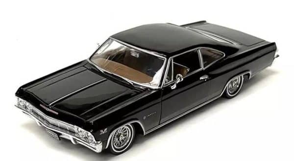 Chevrolet Impala SS 396 Coupe 1965 musta matala ratsastaja - mittakaava 1:24