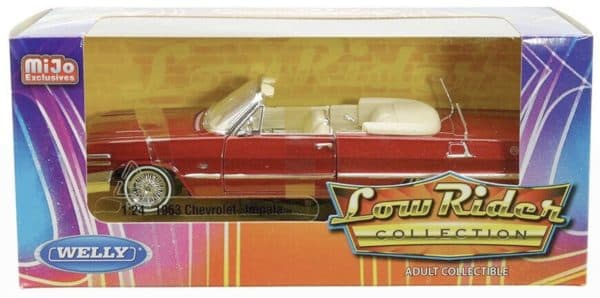 Chevrolet Impala Conv. 1963 röd low rider - skala 1:24 - Bild 2