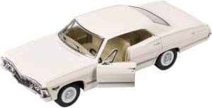 Chevrolet Impala 1967 valkoinen - mittakaava 1:43